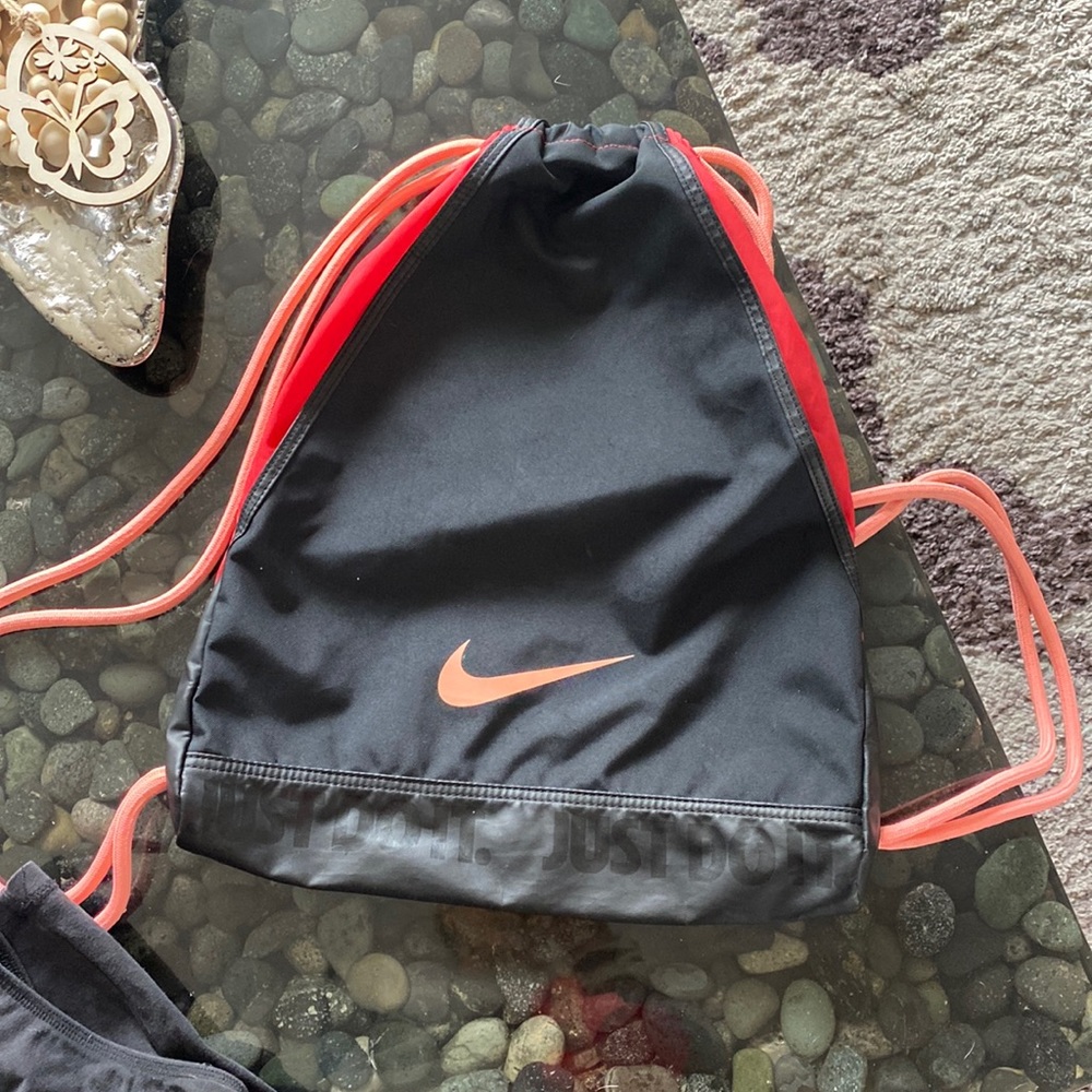 Nike drawstring bag